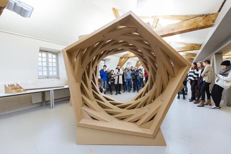 SP11- Studio cardboard building construction encadré par Claire Petetin